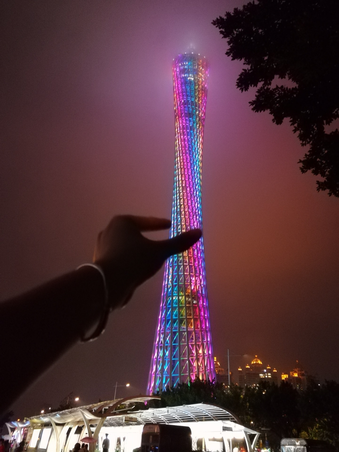广州塔(地铁站)       