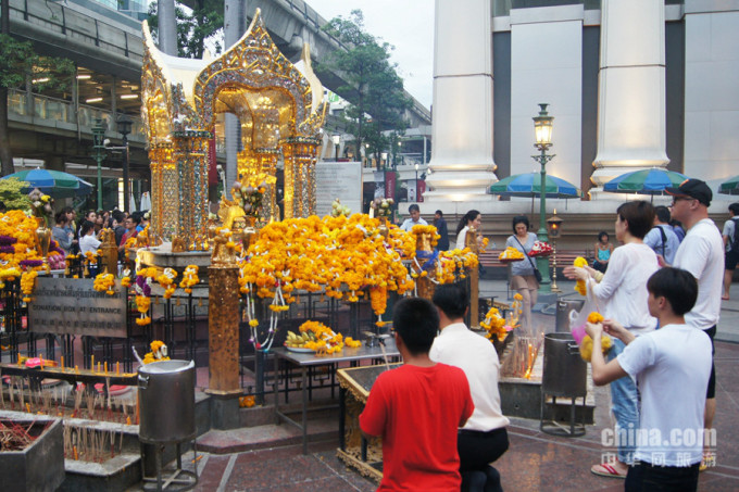 泰国旅游攻略必带品 wKgBZ1iZ2vCAH0mGAAPIVitAwPs67.jpeg?imageView2%2F2%2Fw%2F680%2Fq%2F90%7CimageMogr2%2Fstrip%2Fquality%2F90