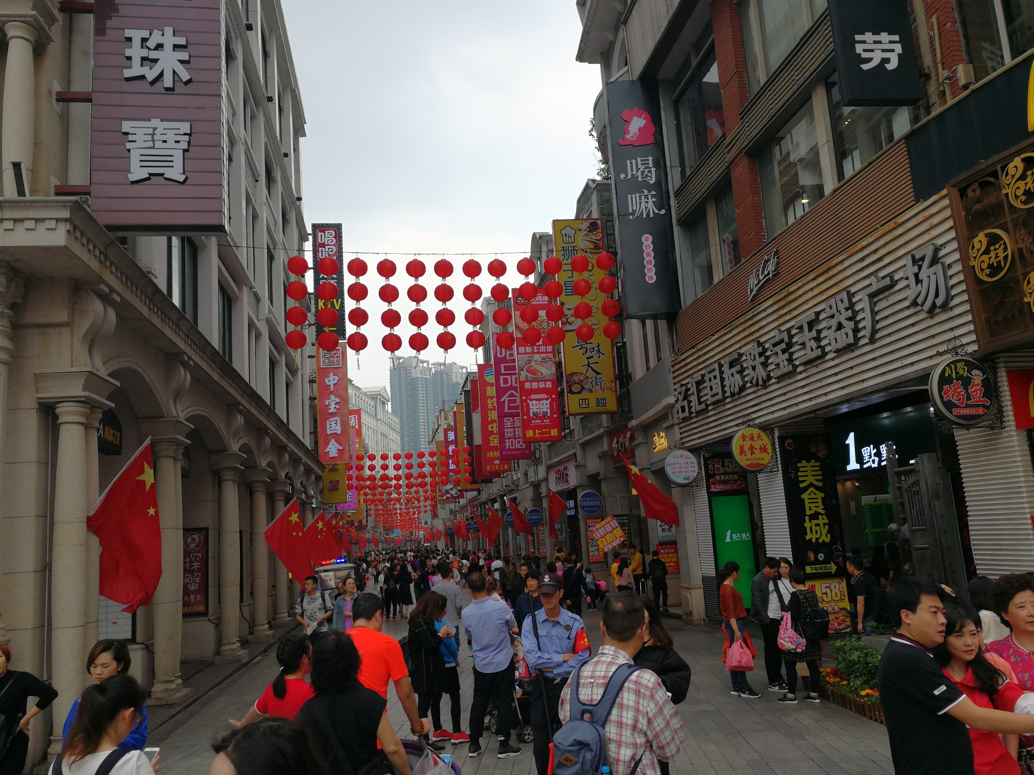 广州有多少人口2019_广州城市人口热力图