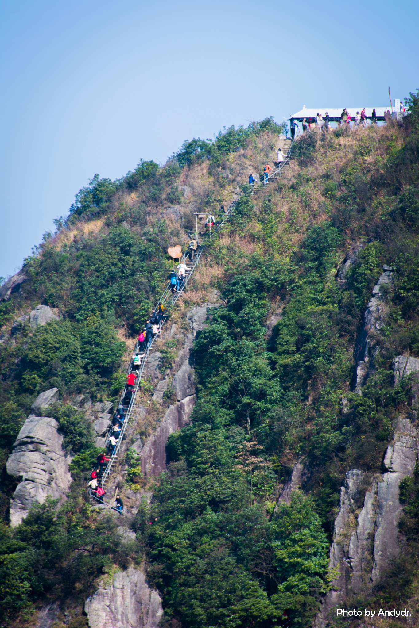 连山壮族瑶族自治县      