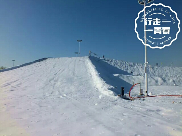 戏雪旅游攻略指南_出售丹东滑雪场滑雪戏雪自驾门票