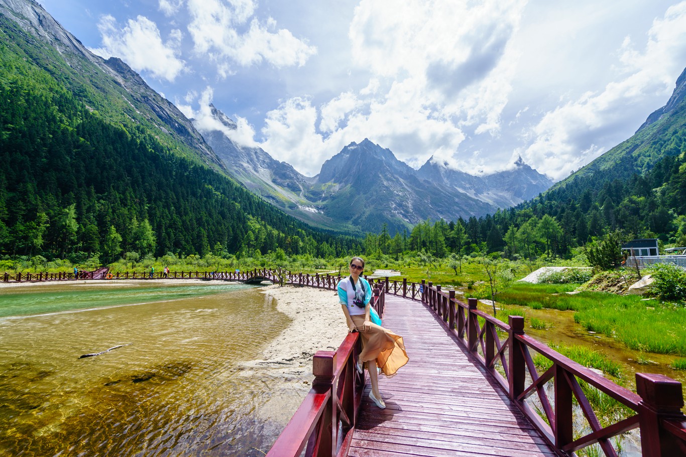 夏天看雪山,泡温泉,避暑好地方--四川毕棚沟,理县旅游