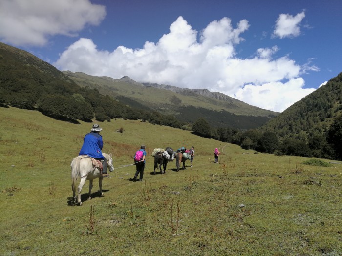 这两天四姑娘山天气如何,天气预报写着有