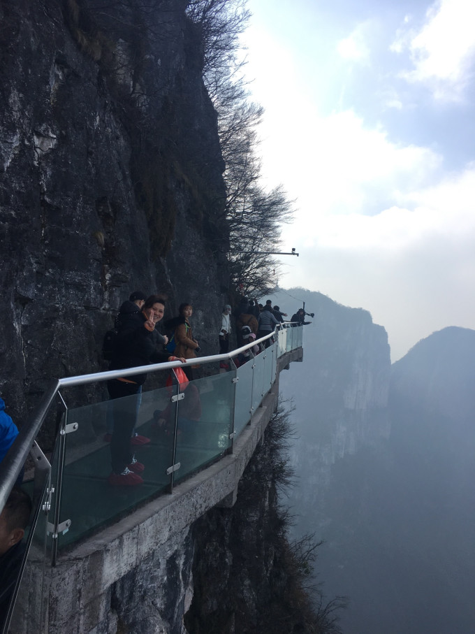 自驾游旅行必备用品大全 wKgBZ1iqXHaAZxT4AA9dZSfq0I422.jpeg?imageView2%2F2%2Fw%2F680%2Fq%2F90%7CimageMogr2%2Fstrip%2Fquality%2F90