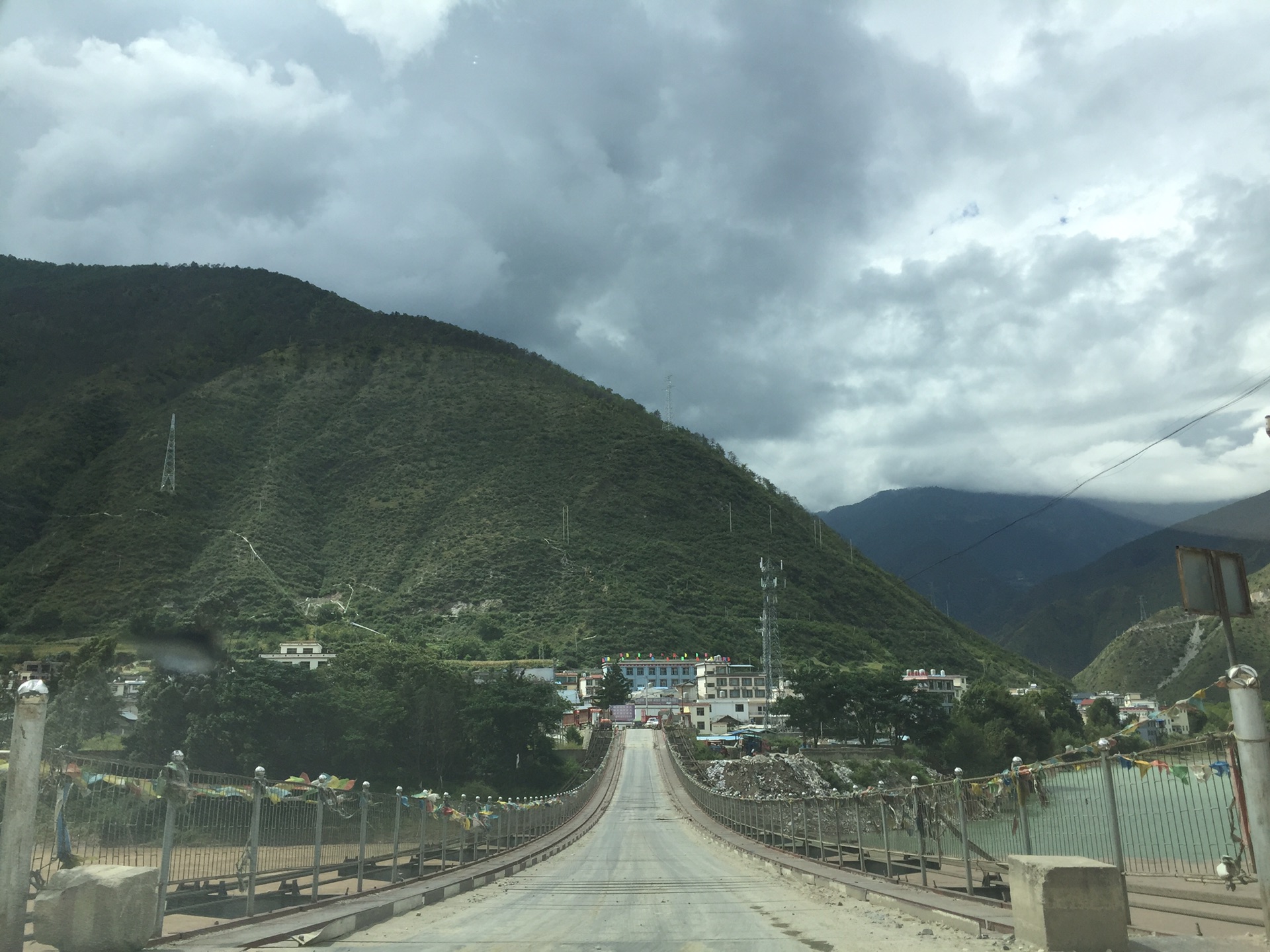 霞饶乡人口_岁月不饶人图片(2)