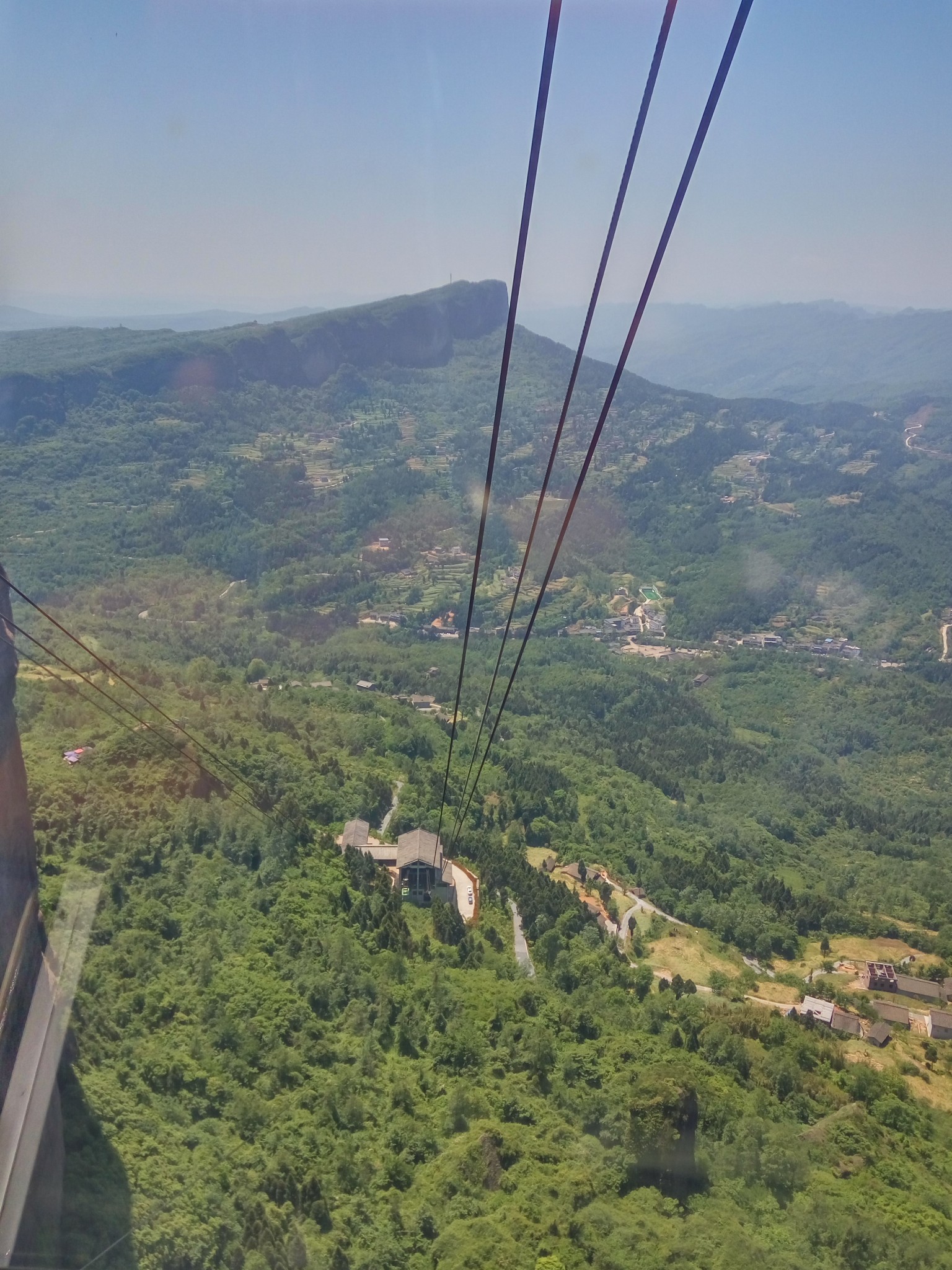 剑门关风景区                          点击查看大图