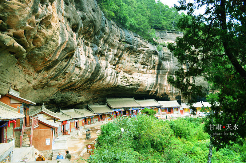 麦积山风景名胜区-仙人崖     