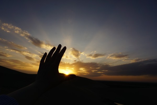 怎么才能变得阳光一点 wKgBEFtHYASALH0VAAOfsDTO4Bk76.jpeg?imageView2%2F2%2Fw%2F600%2Fh%2F600%2Fq%2F90