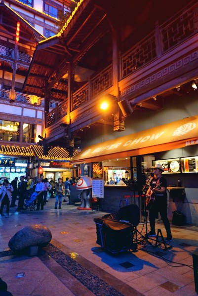 洪崖洞里面拍照最佳地点 wKgBEFrUwx6AXdRRAAiuCzFyxuc52.jpeg?imageView2%2F2%2Fw%2F600%2Fh%2F600%2Fq%2F90