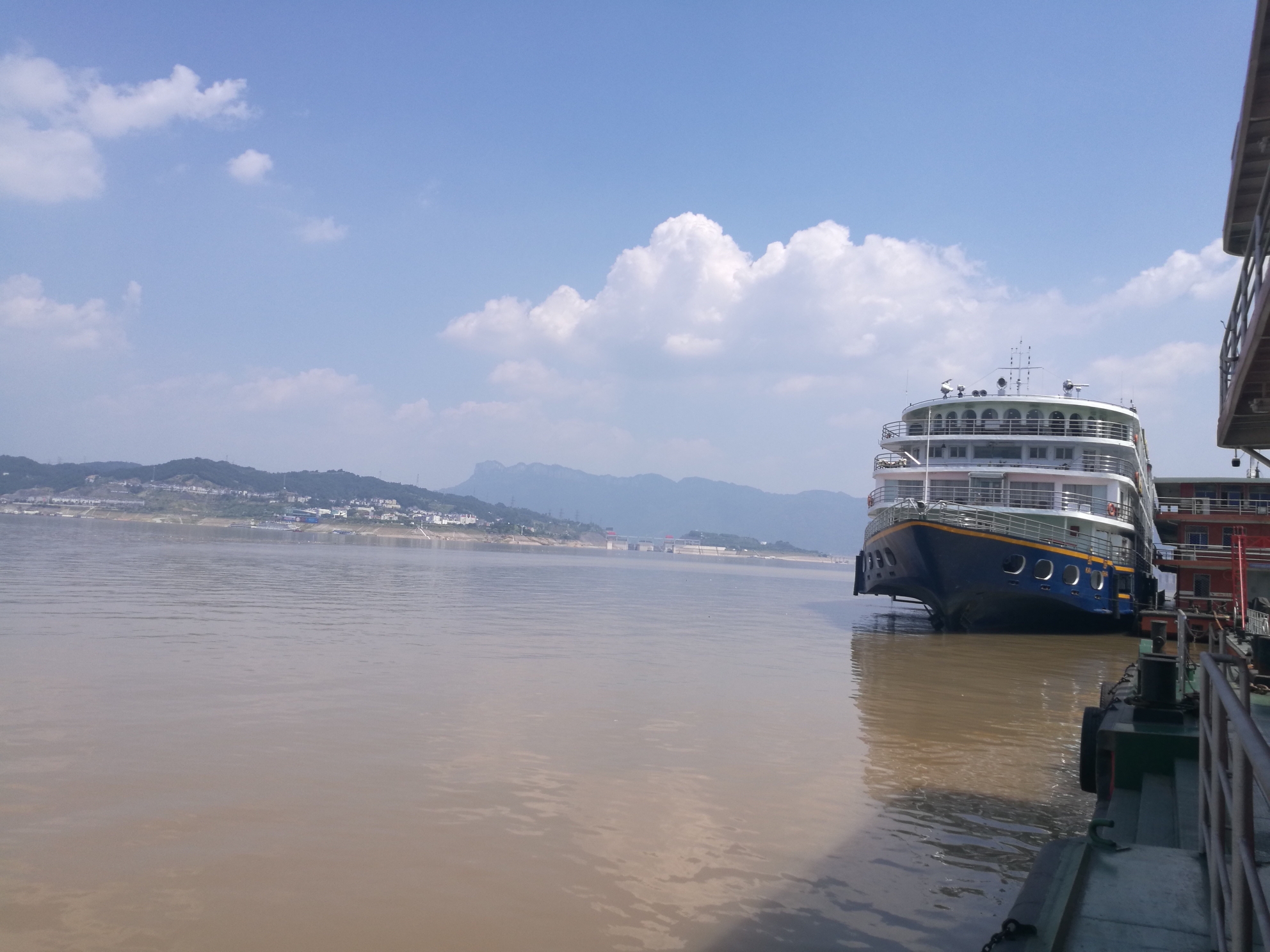 秭归港          