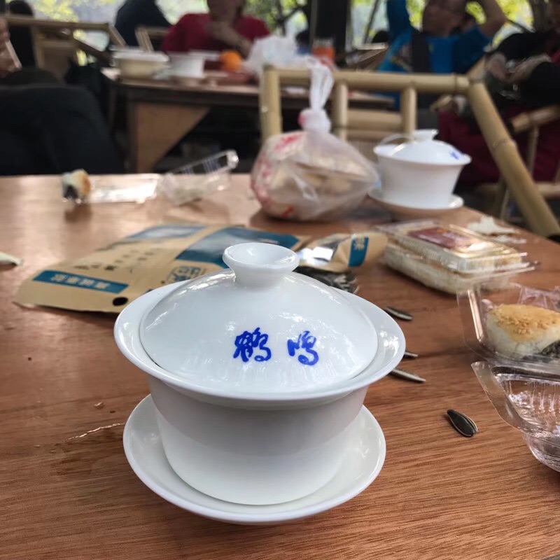 白天鹅喝茶价格人均_白天鹅简笔画