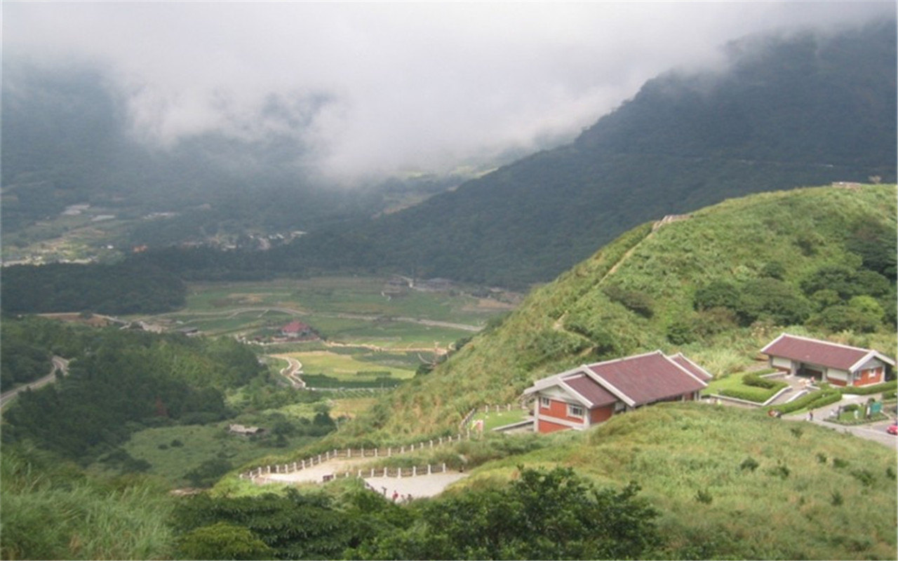 台北阳明山国家公园 小油坑 竹子湖 冷水坑温泉包车一日游 ( 台湾仅有