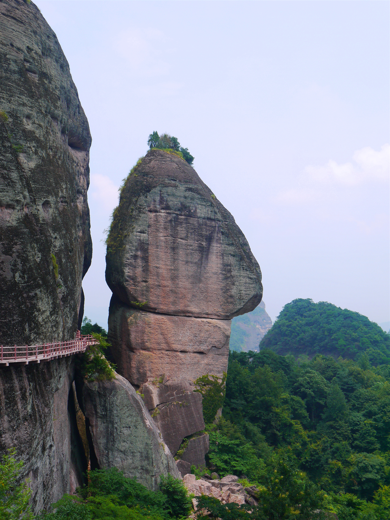 八角寨风景区        