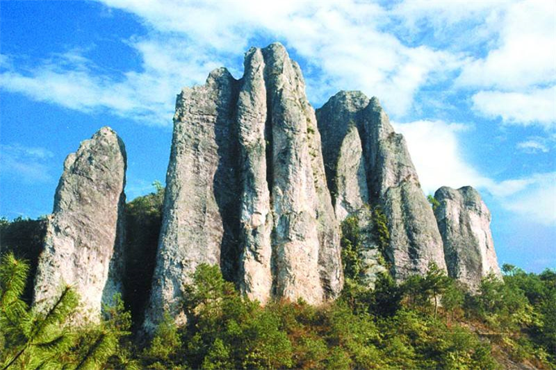 三宝餐 赠送天堂湾 芽庄大教堂 天依女神庙 五指岩 星级酒店可升级)