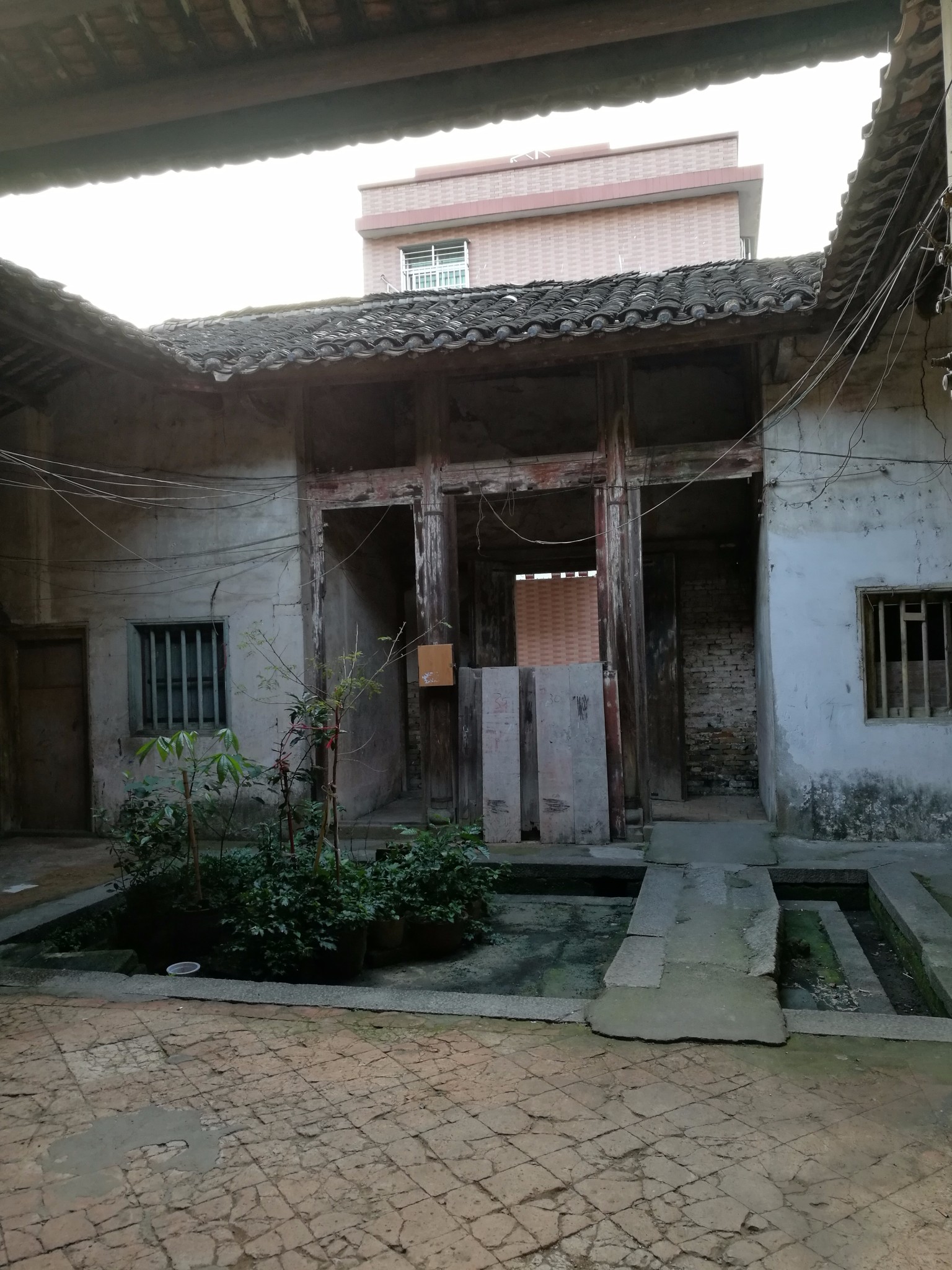 房子上面有个坏字猜一成语_木猜一成语疯狂看图(3)