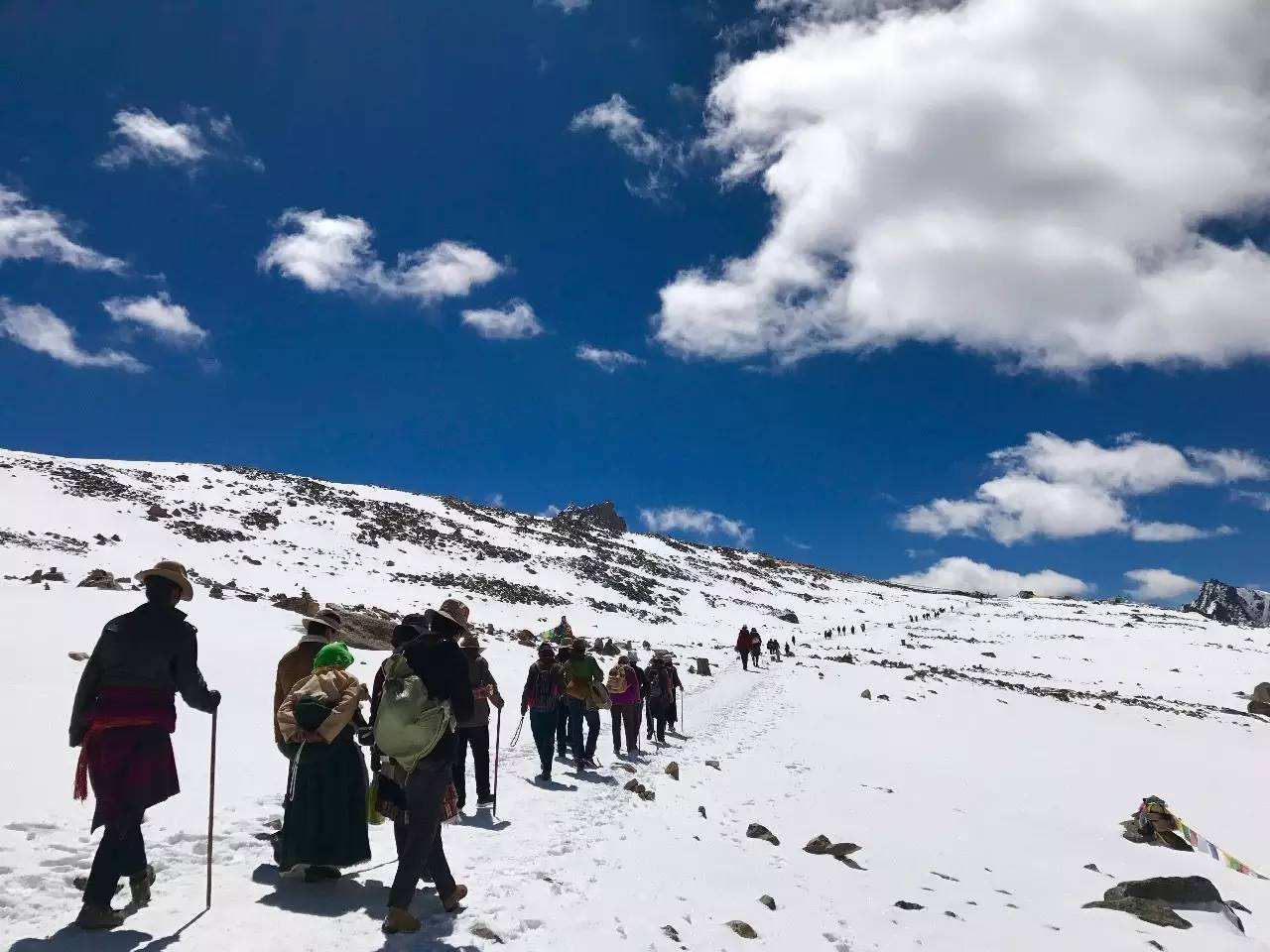 9月底准备冈仁波齐，想知道那边气候 需要带些什么衣物