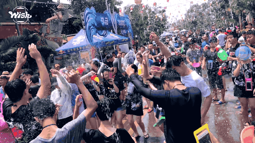 视频实拍:西双版纳泼水节到底有多high?_游记