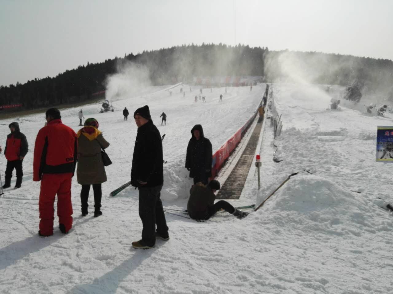 徐州贾汪督公山滑雪场门票包含雪具徐州滑雪门票