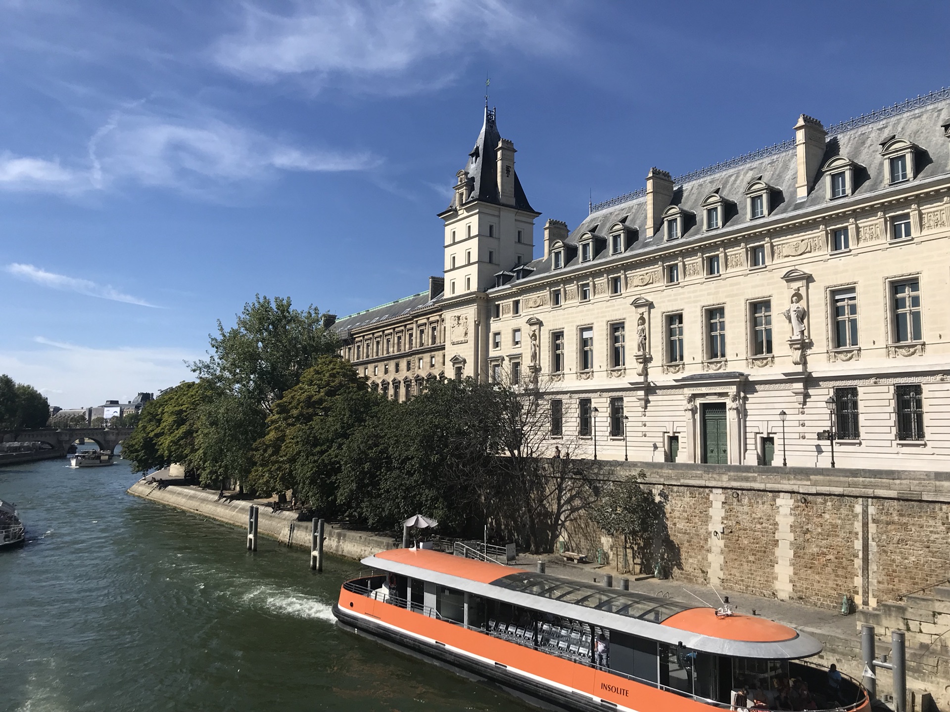 wKgED1uKLryAfvTfAAyU5hFyutE53.jpeg?imageView2%2F2%2Fw%2F600%2Fh%2F600%2Fq%2F90