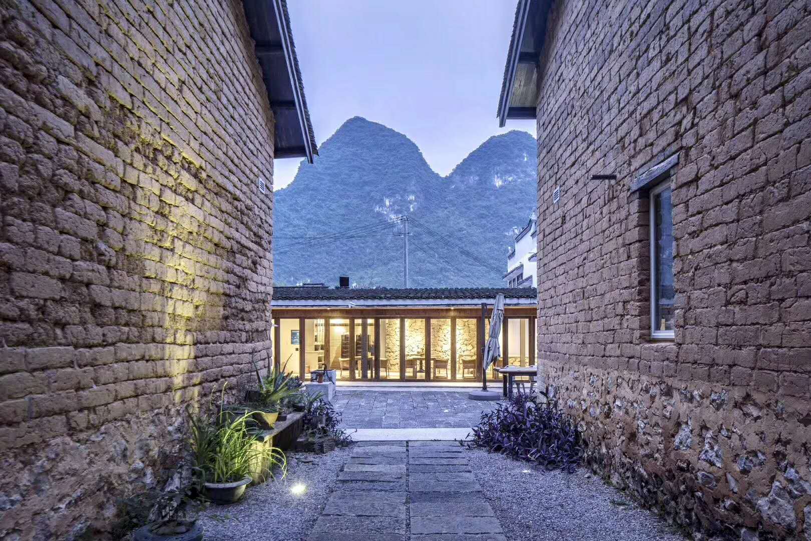 阳朔喜岳·云庐酒店 云素大床/云林双床房2晚 2大1小中西式半自助早餐
