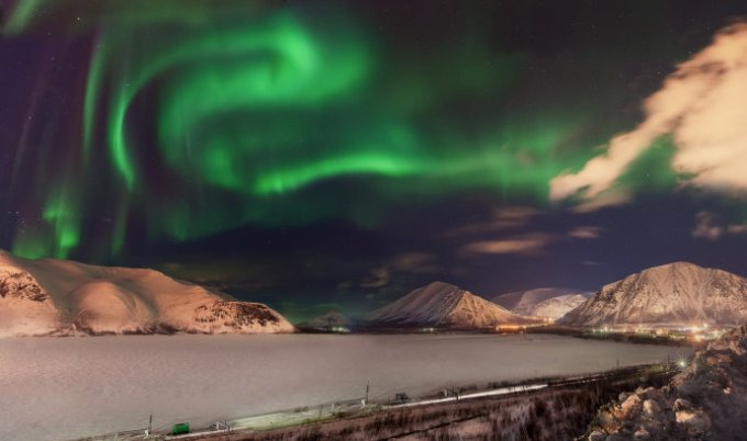 极夜和极昼会出现在哪些地区 wKgED1wE4QqAanmVAAEkoKLcA5884.jpeg?imageView2%2F2%2Fw%2F680%2Fq%2F90%7CimageMogr2%2Fstrip%2Fquality%2F90