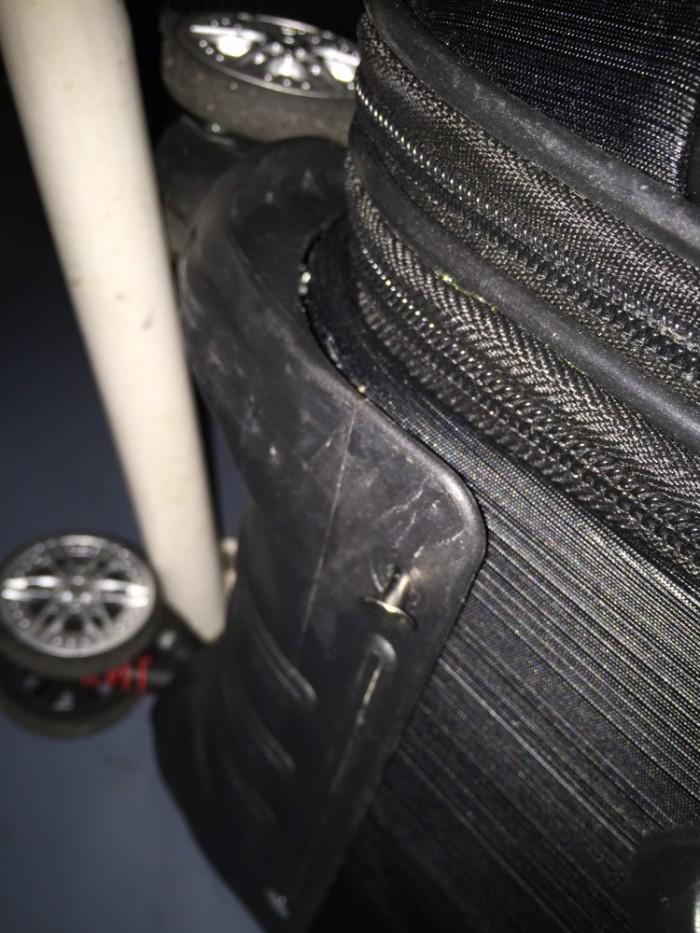 如何修行李箱 wKgED1uJJ7aAGVgKAALscmdOvM411.jpeg?imageView2%2F2%2Fh%2F933%2Fq%2F90%7Cwatermark%2F1%2Fimage%2FaHR0cDovL24xLXEubWFmZW5nd28ubmV0L3MxMS9NMDAvOTEvNzAvd0tnQkVGcF9faTZBUHYtZEFBQUwxMzg3aE0wNjk5LnBuZw%3D%3D%2Fgravity%2FSouthEast%2Fdx%2F10%2Fdy%2F11