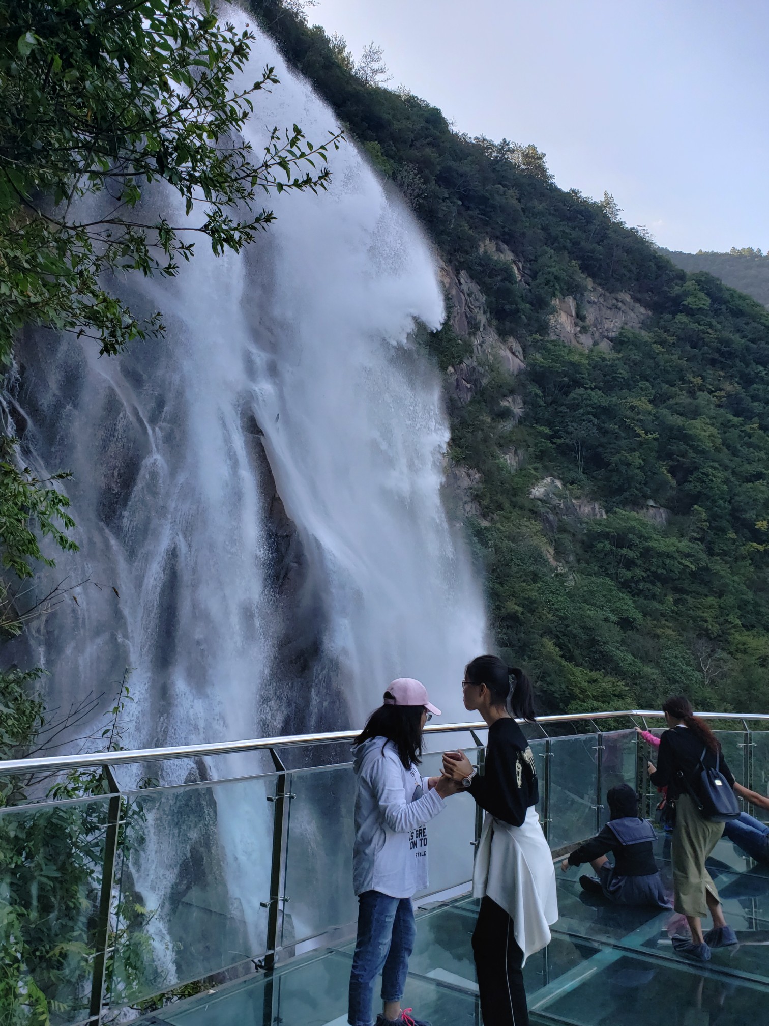 岳西大别山彩虹瀑布气势磅礴