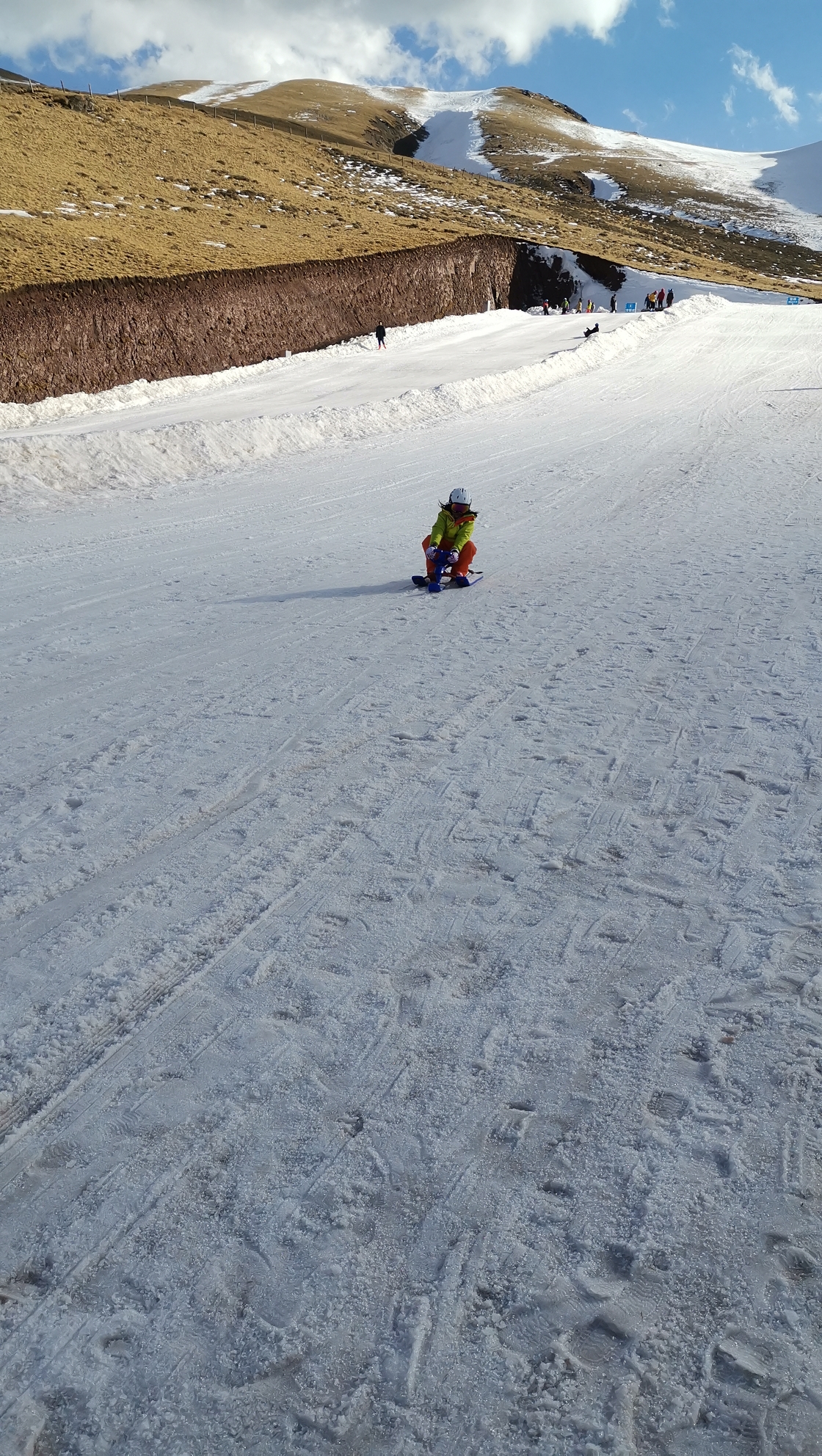 彩云之南的冬季滑雪之旅(会泽大海草山滑雪场)