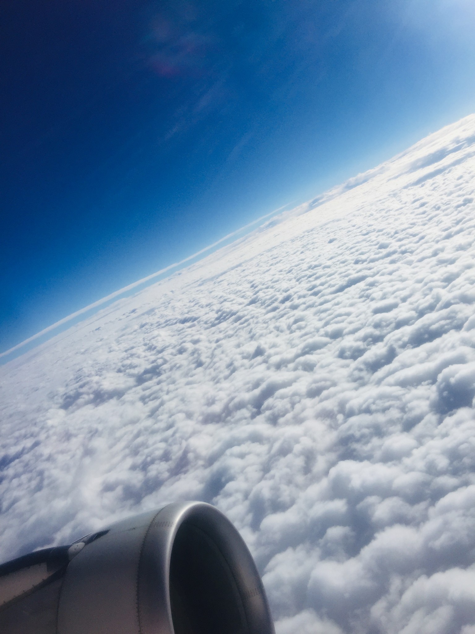 飞机上拍到的蓝天白云,每次坐飞机都像第一次坐飞机一样,,,会拍照