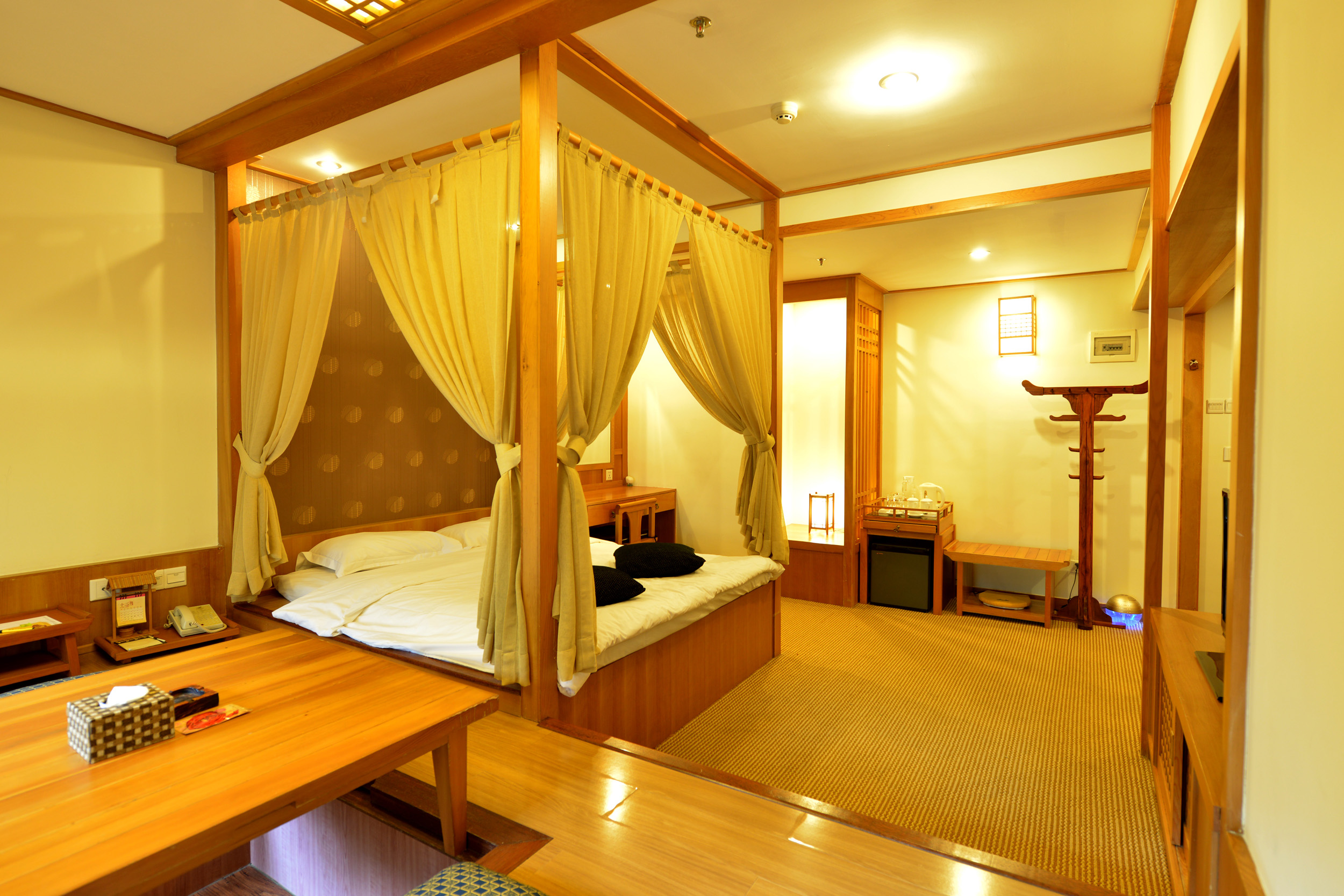 珠海御温泉渡假村·2天1晚 住宿1晚 双人/多人温泉 庙会自助晚餐 庙会