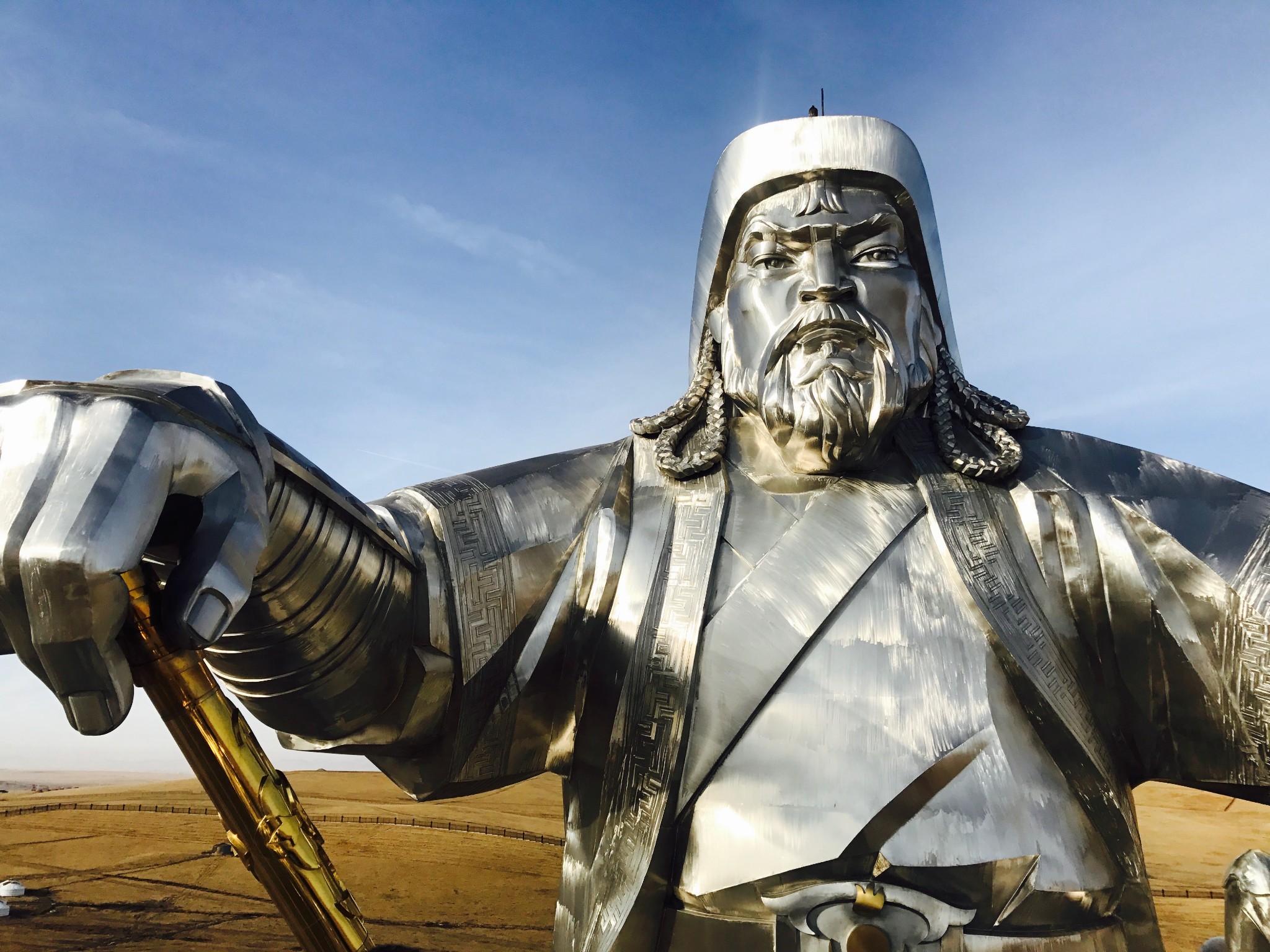 成吉思汗骑马塑像       