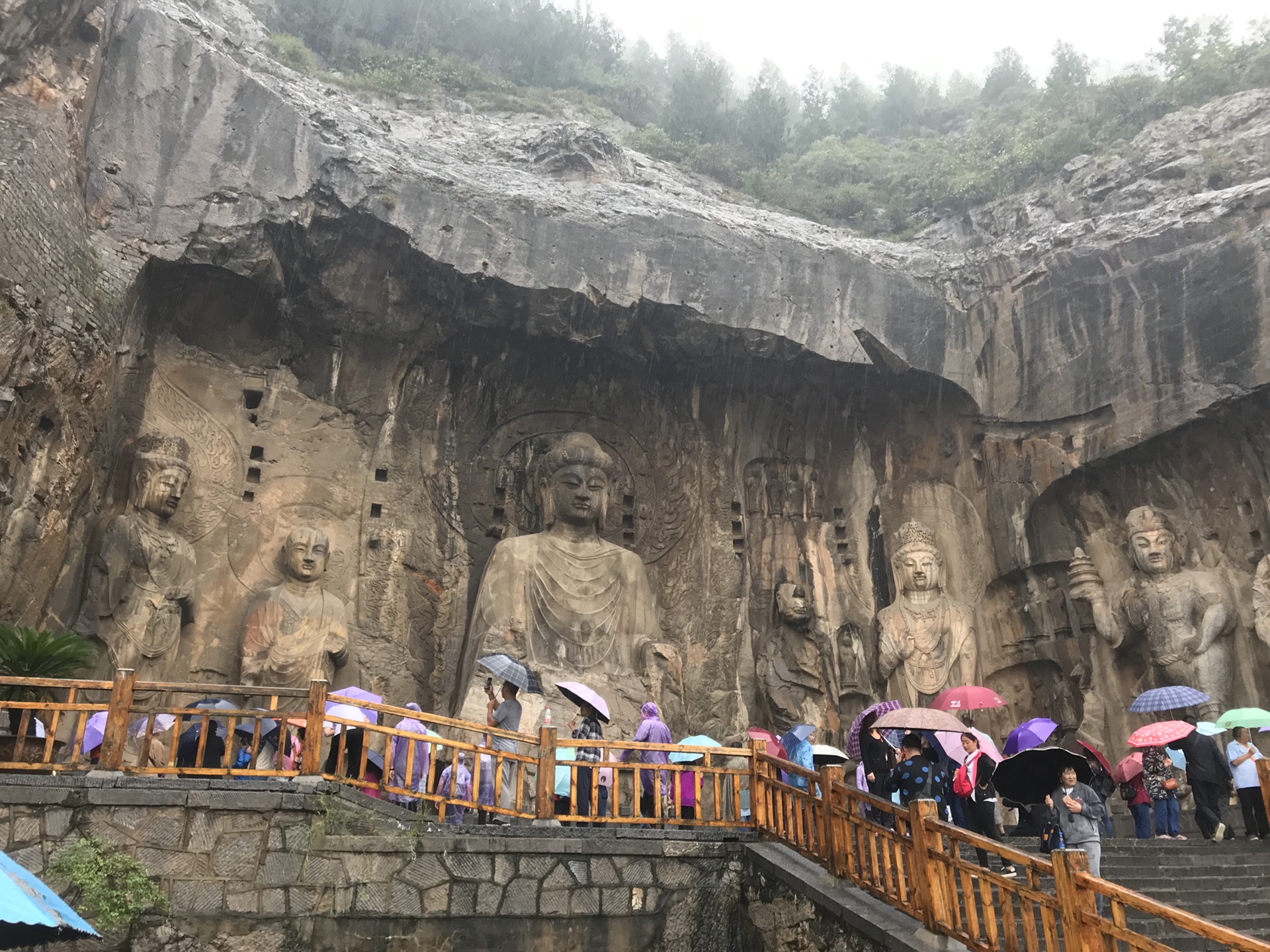 下雨天游少林龙门