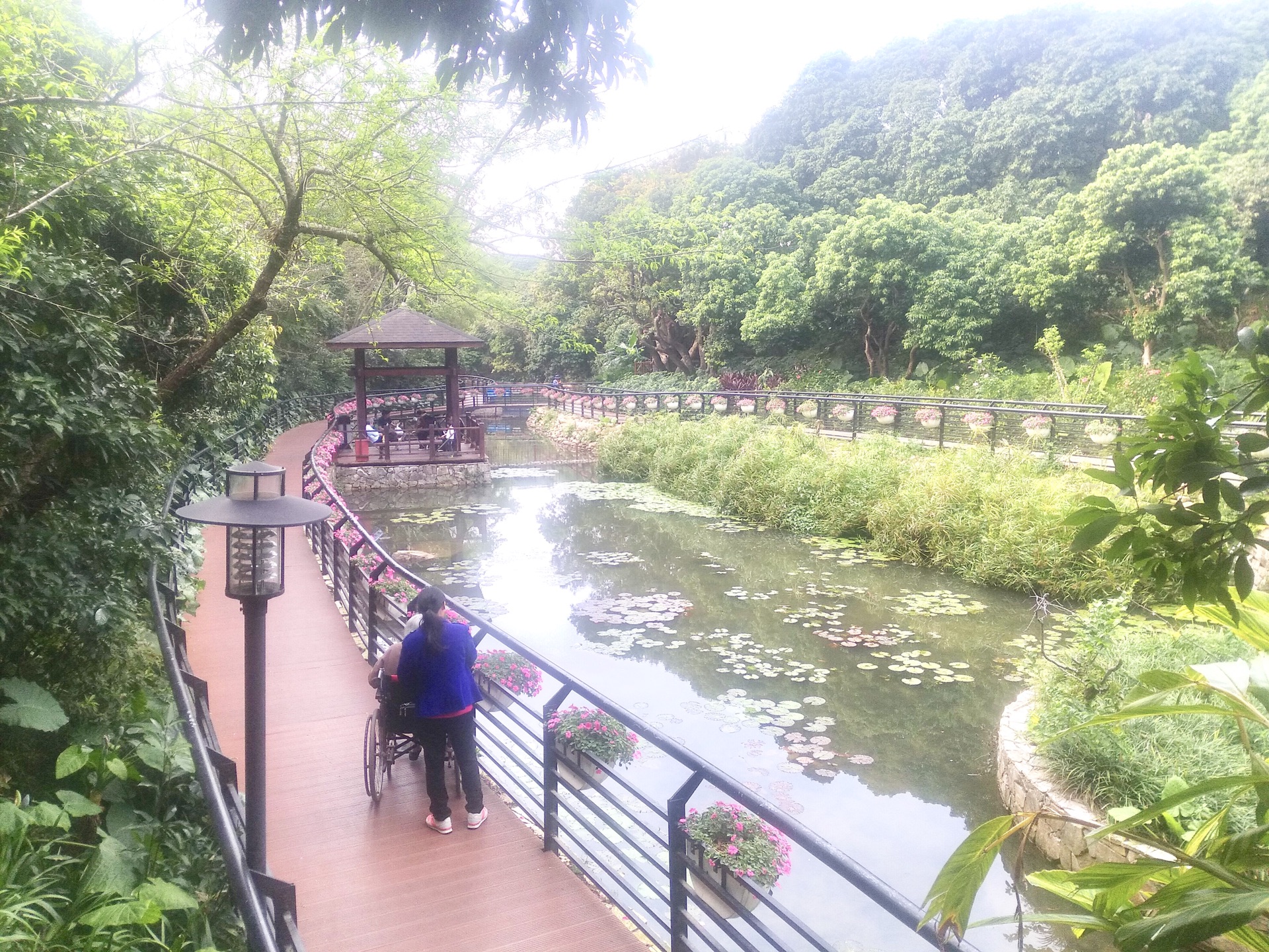 广东省深圳市南山区月亮湾公园