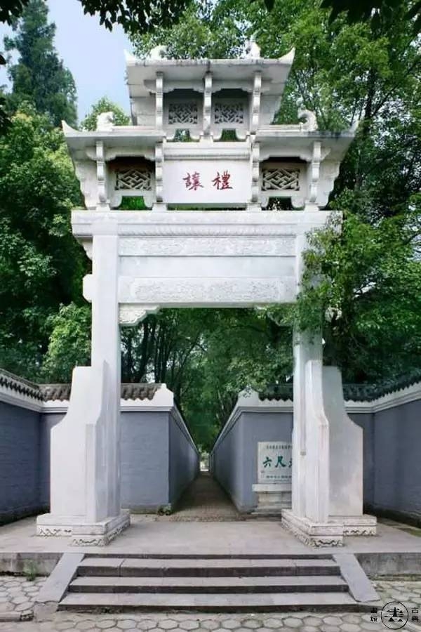 桐城六尺巷 让人三尺又何妨