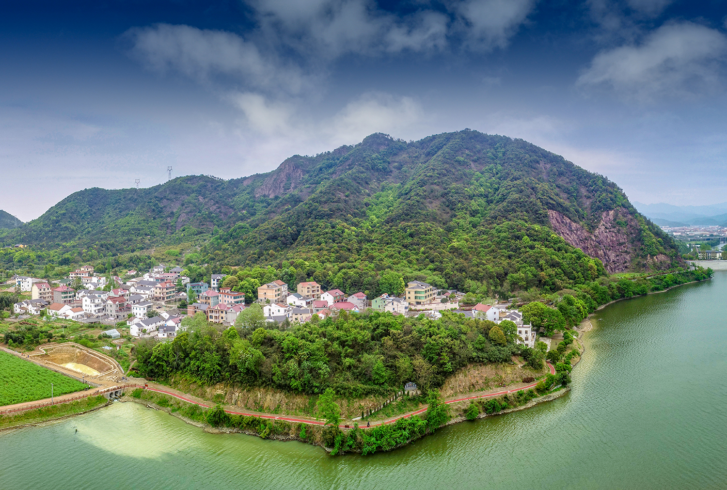 航拍浙江诸暨布谷湖 一汪湖水静悠悠