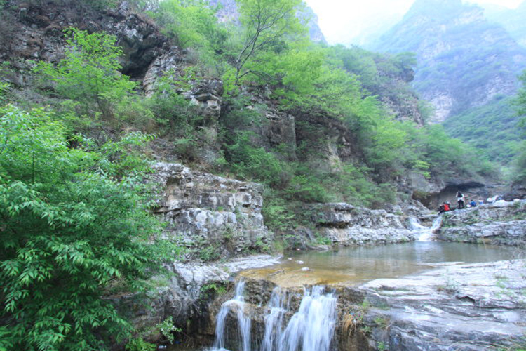 北京十渡风景区-孤山寨 仙西山纯玩一日游(铁索桥 九曲溪瀑布群 玻璃