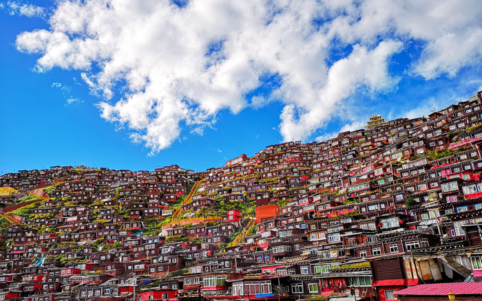 色达最近天气如何,衣服需要带哪些