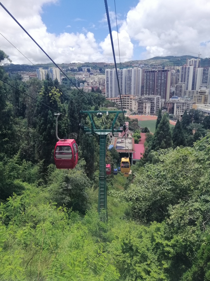 鸟瞰"锡都"个旧,体验玻璃栈道.置身建水古城,感受历史沧桑.