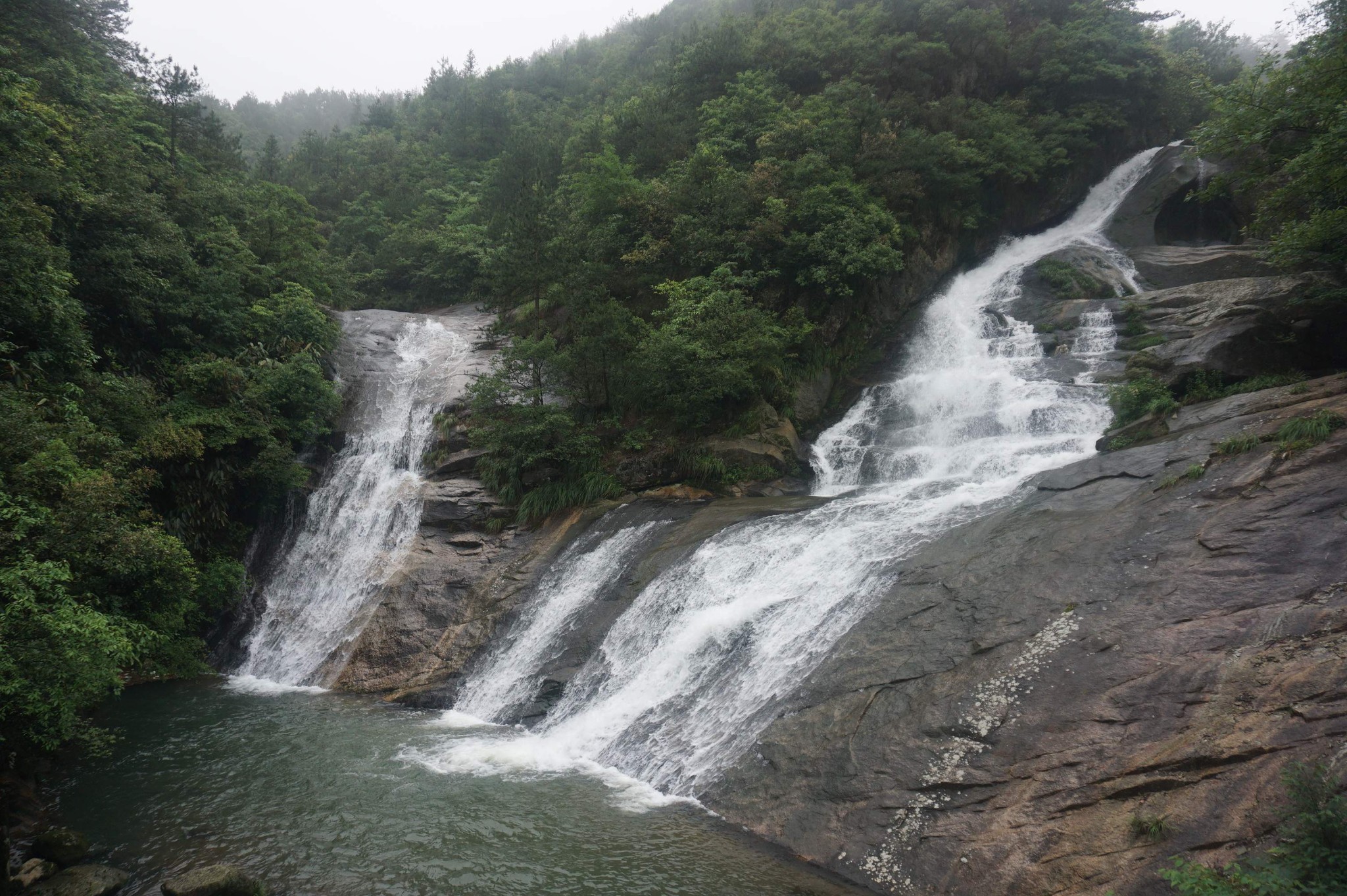 怀玉山上思先烈十八龙潭听瀑泉游上饶怀玉山记72p