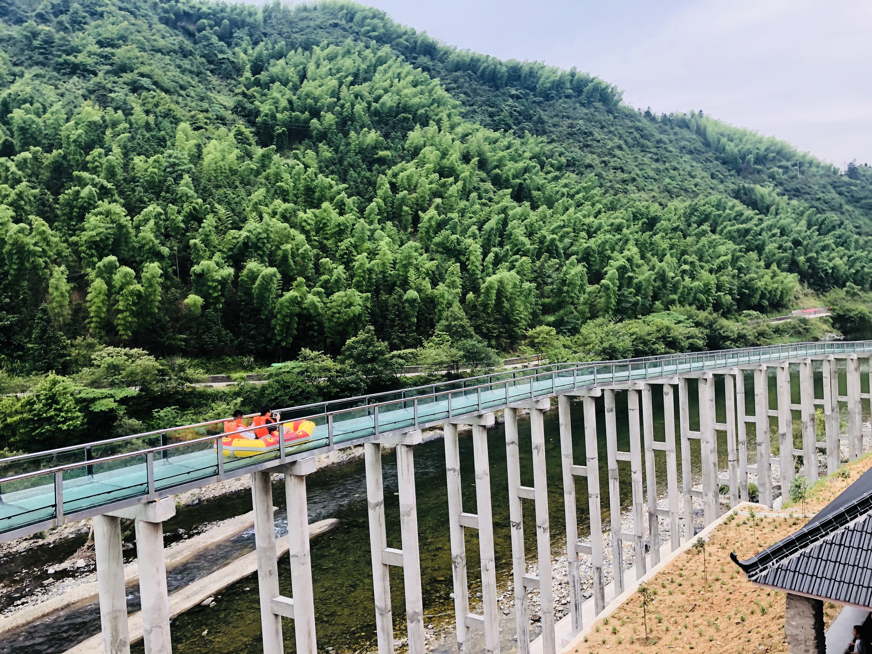 黄山杨家寨景区高空玻璃漂流门票