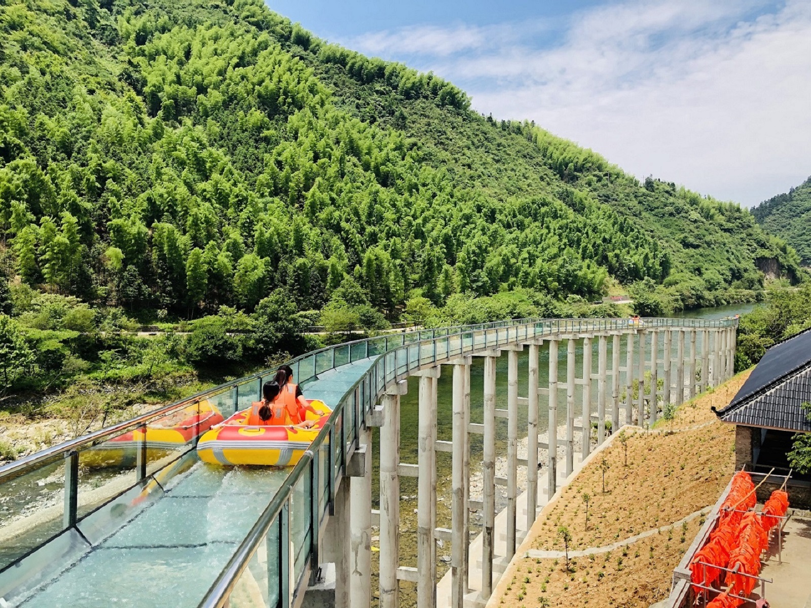 黄山杨家寨景区高空玻璃漂流门票