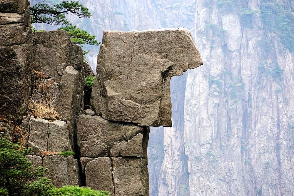 黄山"仙人晒靴"景观!