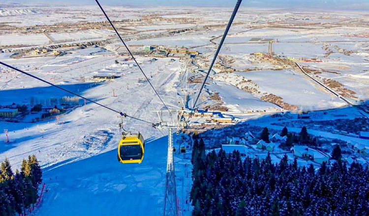 新疆旅游南山激情丝绸之路国际滑雪场/白云国际滑雪场