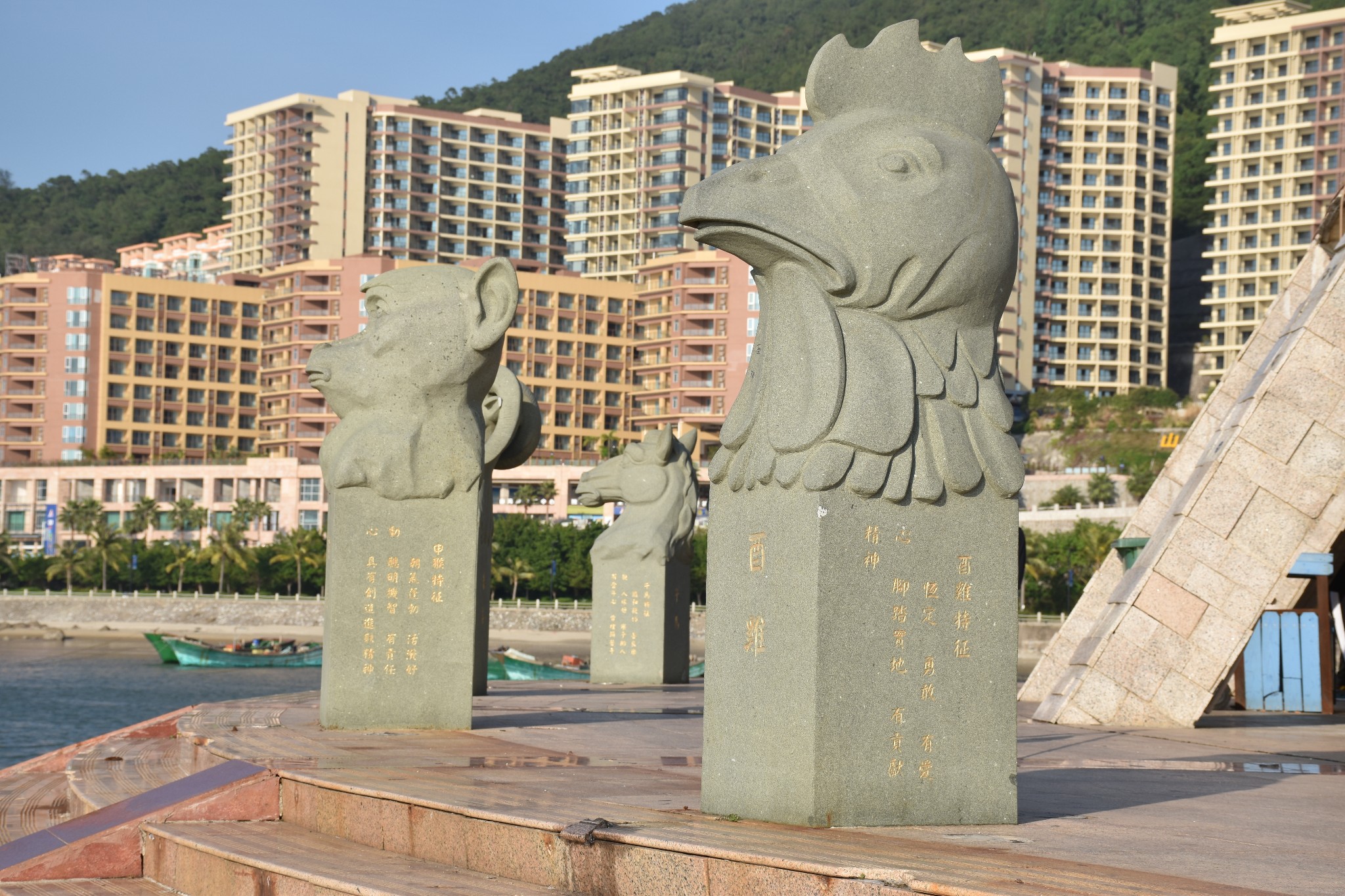 请问海陵岛现在天气怎么样，穿什么衣服合适