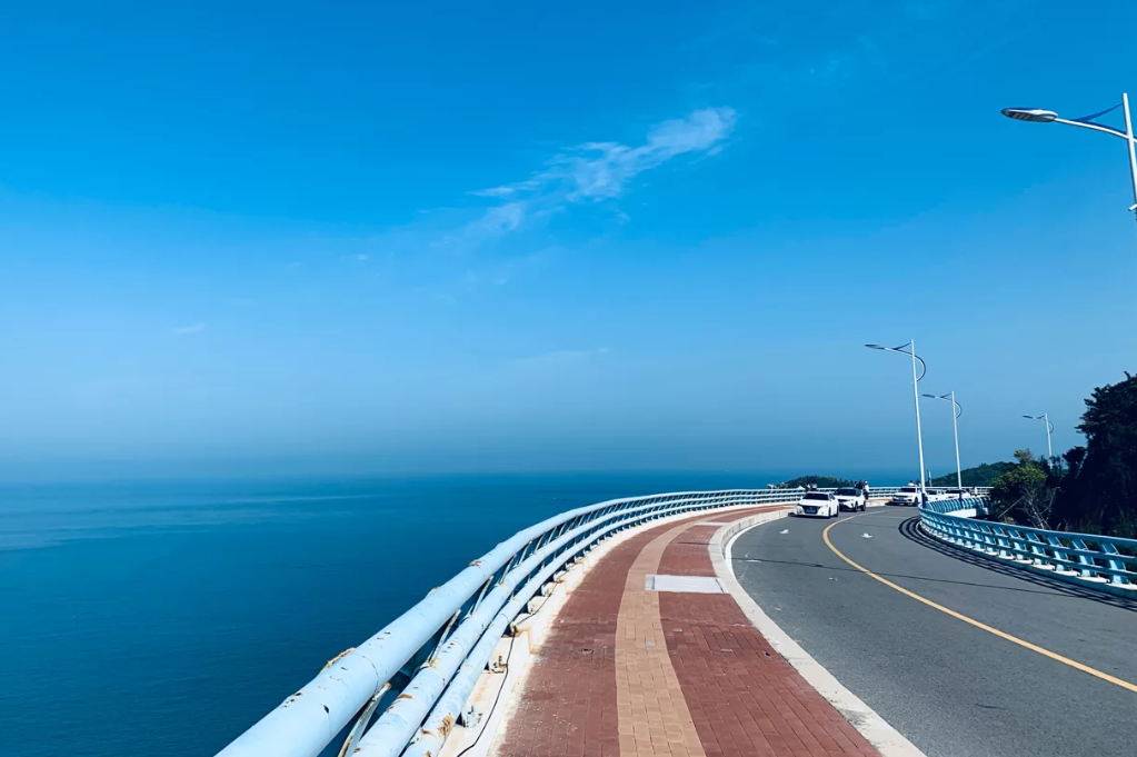 东山风动石马銮湾苏峰山环岛路鱼骨沙洲2日游市区接送