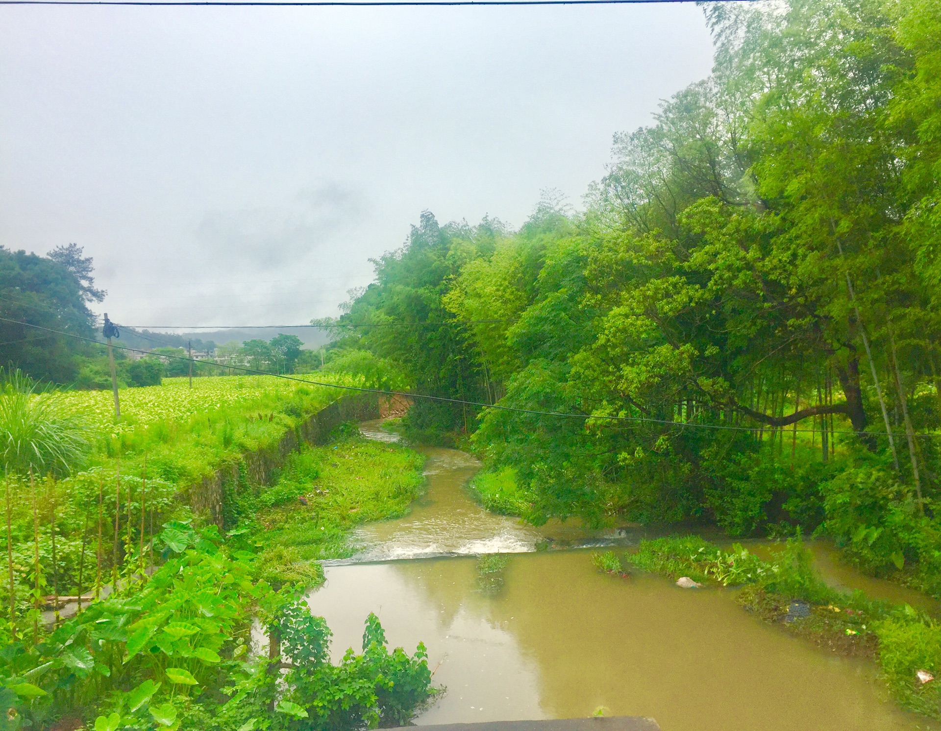 雨天,去走走古朴宁静的小山村