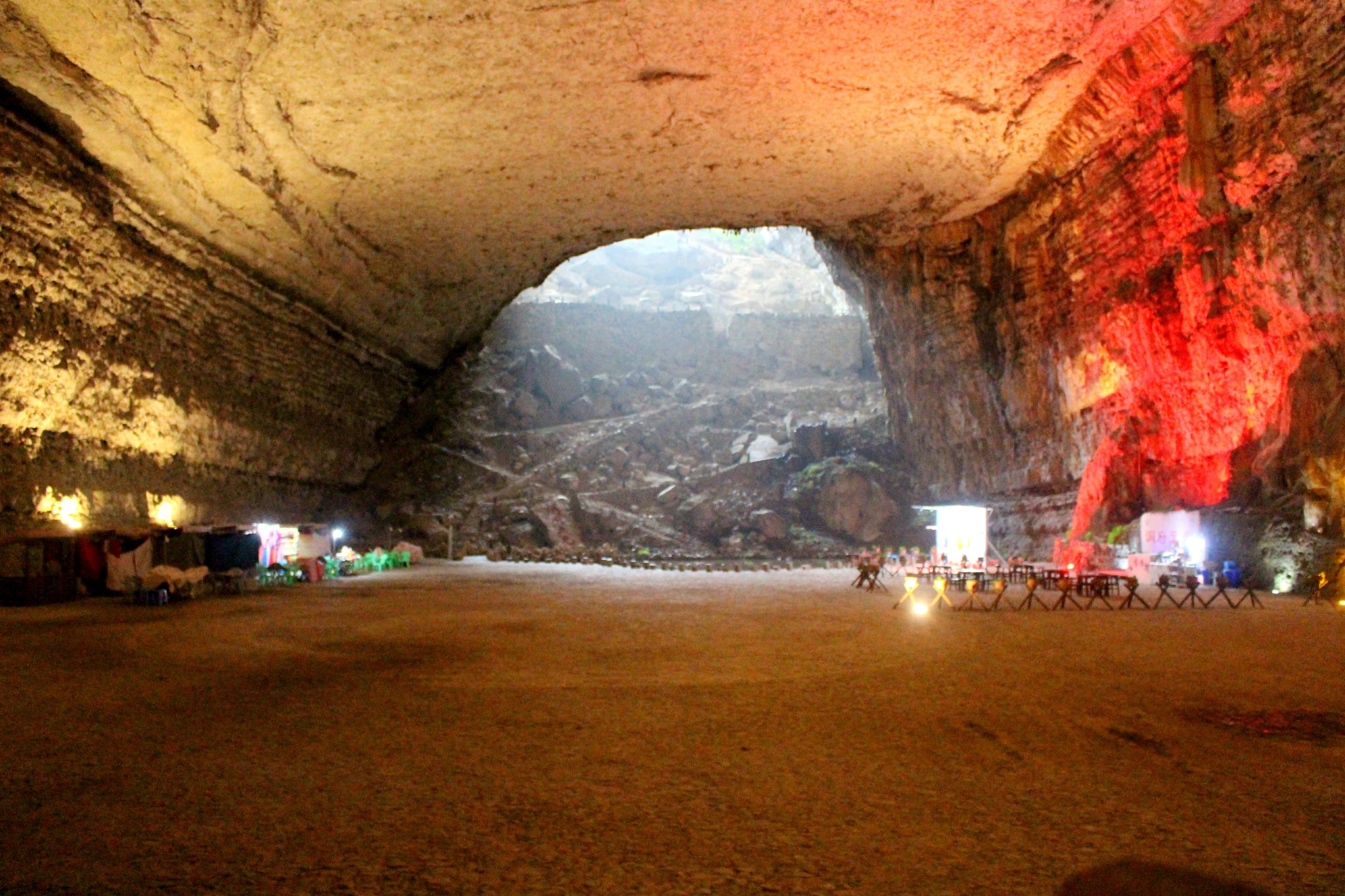 兴文石海洞乡旅游区      