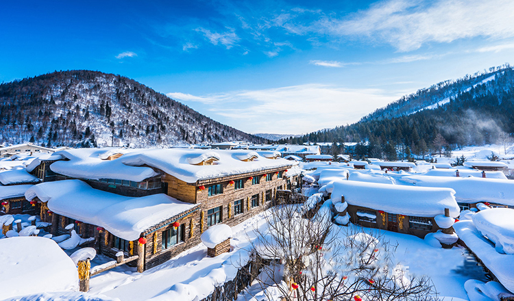 国际五星 亚布力滑雪3小时 养生温泉 亚布力冰凌谷 圣索菲亚教堂)