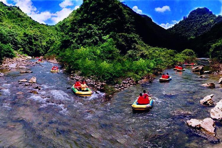 清远古龙峡漂流2日游(住云海温泉酒店 享无边际泳池 古龙峡全程漂流