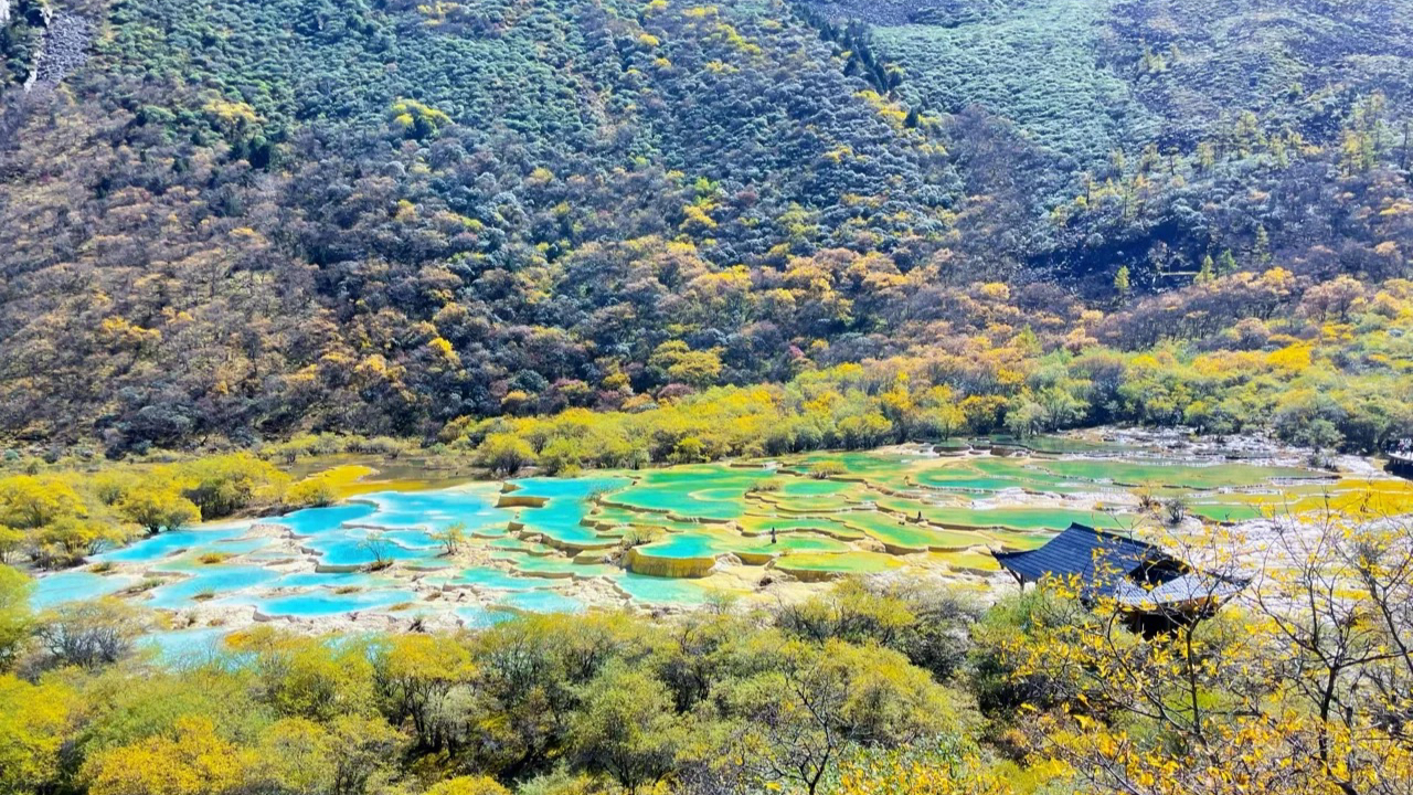 成都出发九寨沟黄龙达古冰川毕棚沟26人拼车包车4日游赠送旅游三宝